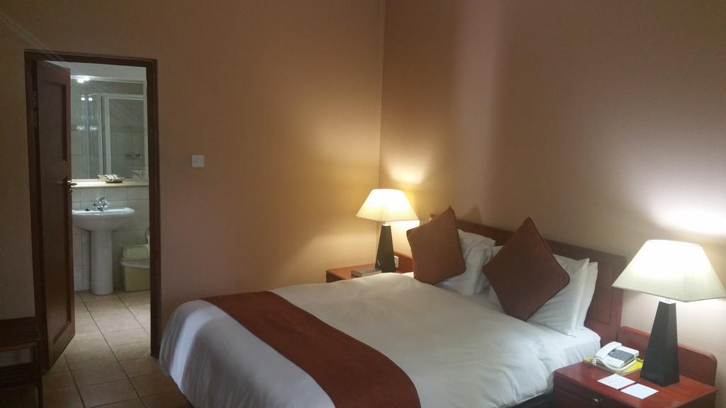 M'Kango Golfview Hotel 루사카 외부 사진