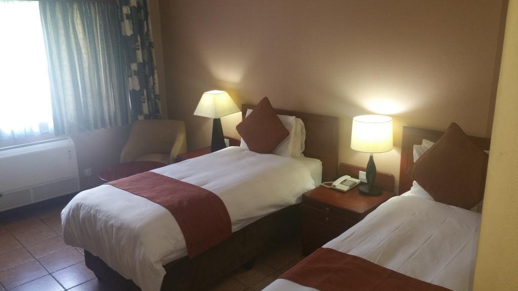 M'Kango Golfview Hotel 루사카 외부 사진