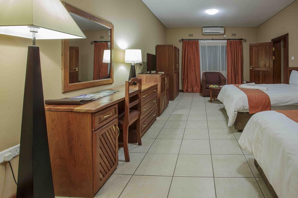 M'Kango Golfview Hotel 루사카 외부 사진