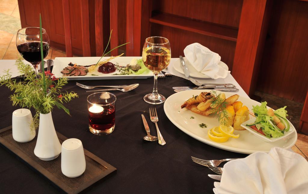 M'Kango Golfview Hotel 루사카 외부 사진