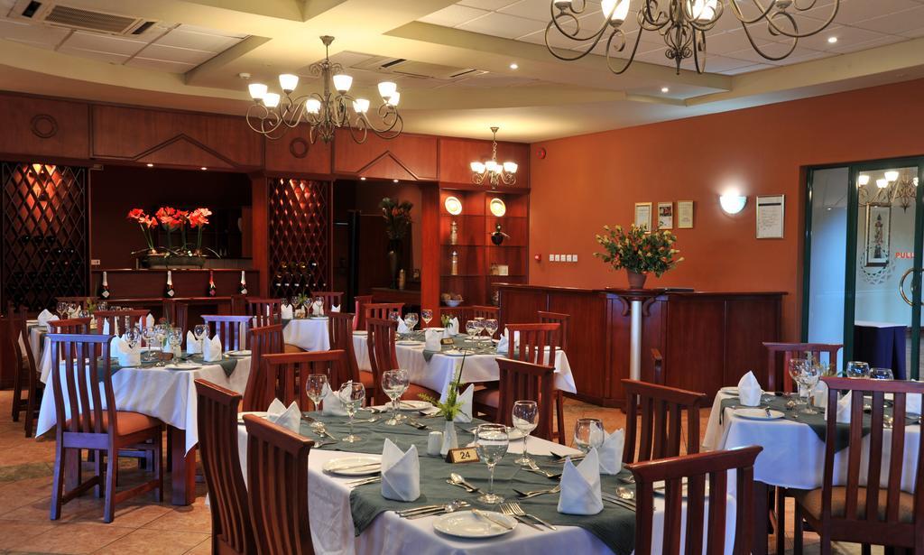 M'Kango Golfview Hotel 루사카 외부 사진