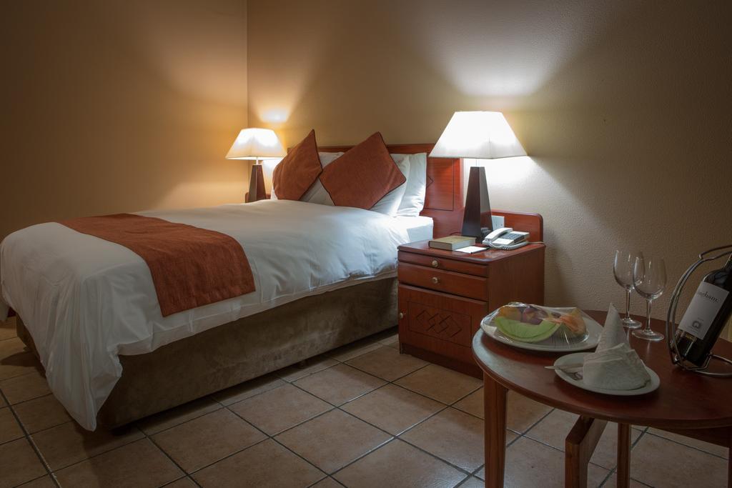 M'Kango Golfview Hotel 루사카 객실 사진