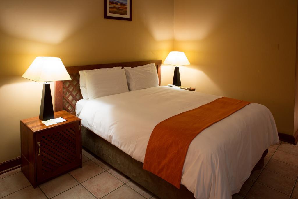 M'Kango Golfview Hotel 루사카 객실 사진