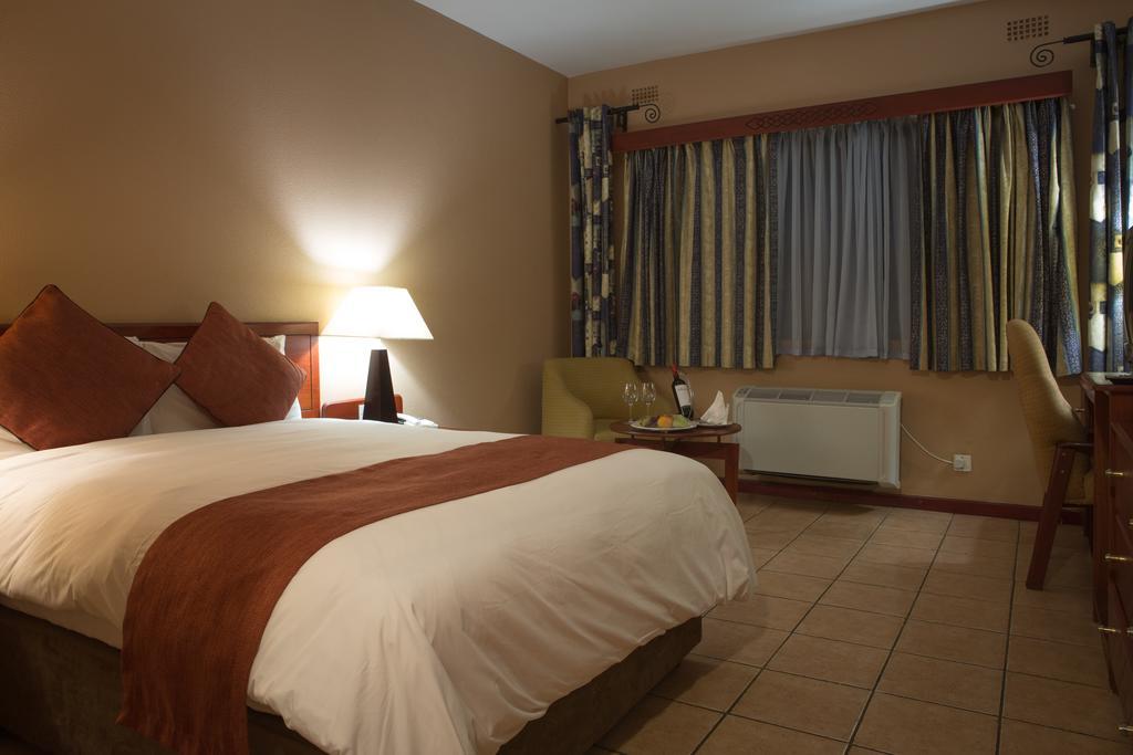 M'Kango Golfview Hotel 루사카 객실 사진